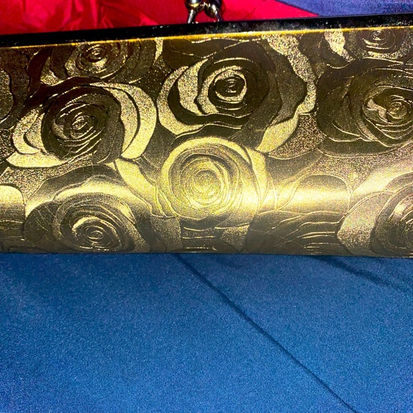 Gold Rose Clutch Purse - Picture 2 of 4